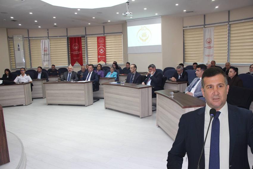 &ldquo;10-15 YIL SONRA İLKOKULLAR BOŞ KALACAK&rdquo;