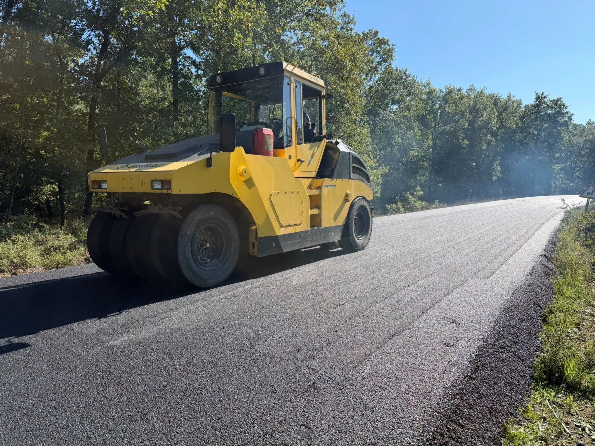 12 BİN 700 TON SICAK ASFALT SERİLDİ