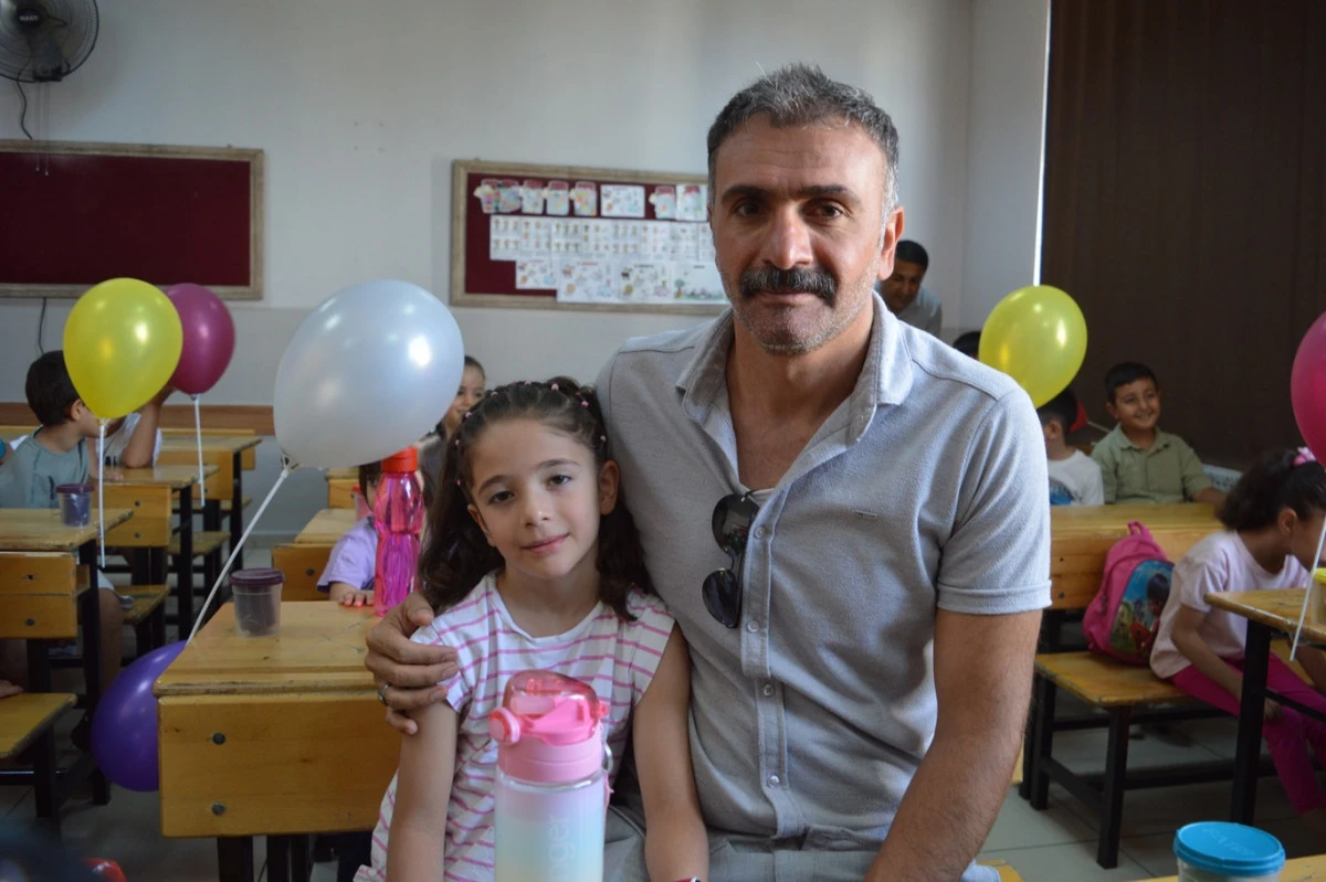 AİLELER &Ccedil;OCUKLARININ OKULA UYUM S&Uuml;RECİNE EŞLİK EDECEK