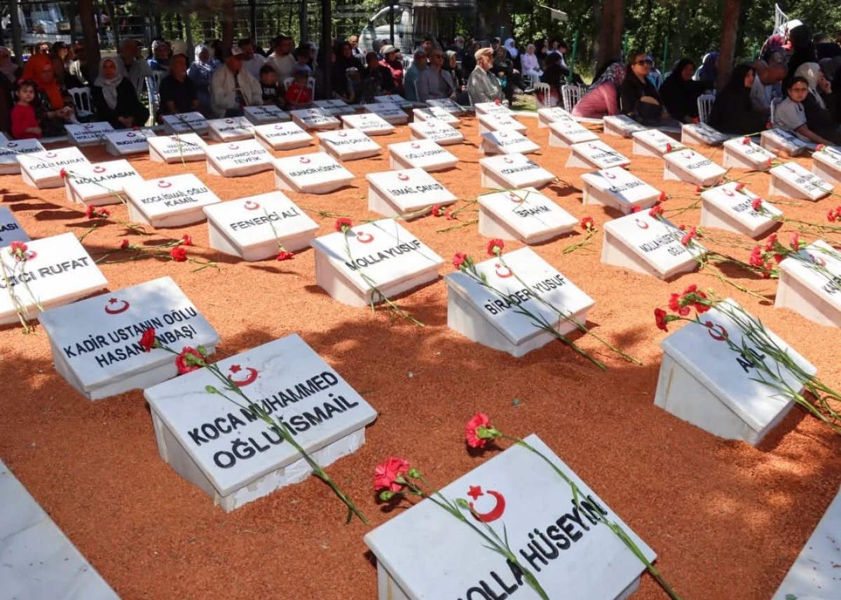 AKK&Ouml;Y ŞEHİTLERİ KATLİAMIN 105'NCİ YILINDA UNUTULMADI