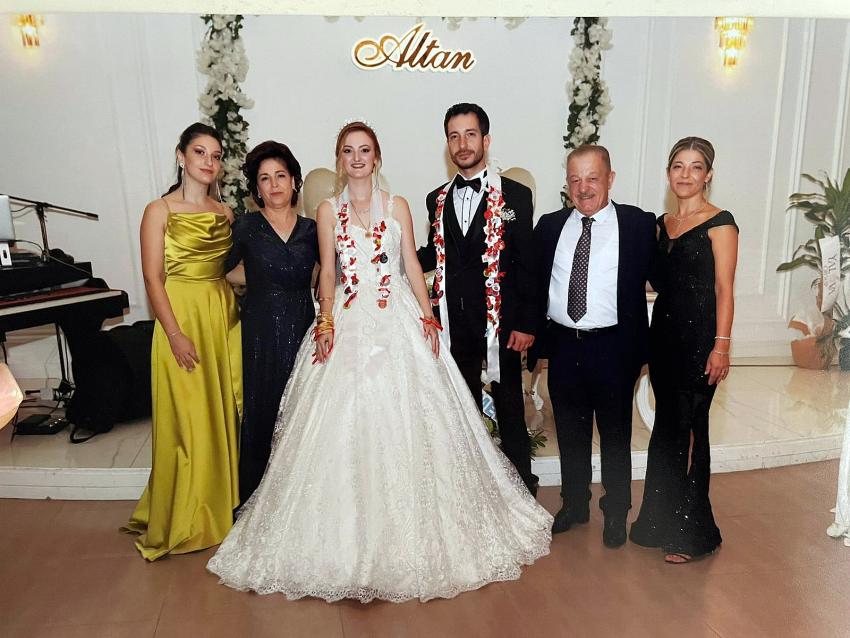 BAHAR VE G&Uuml;NDOĞAN AİLELERİNİN MUTLU G&Uuml;N&Uuml;