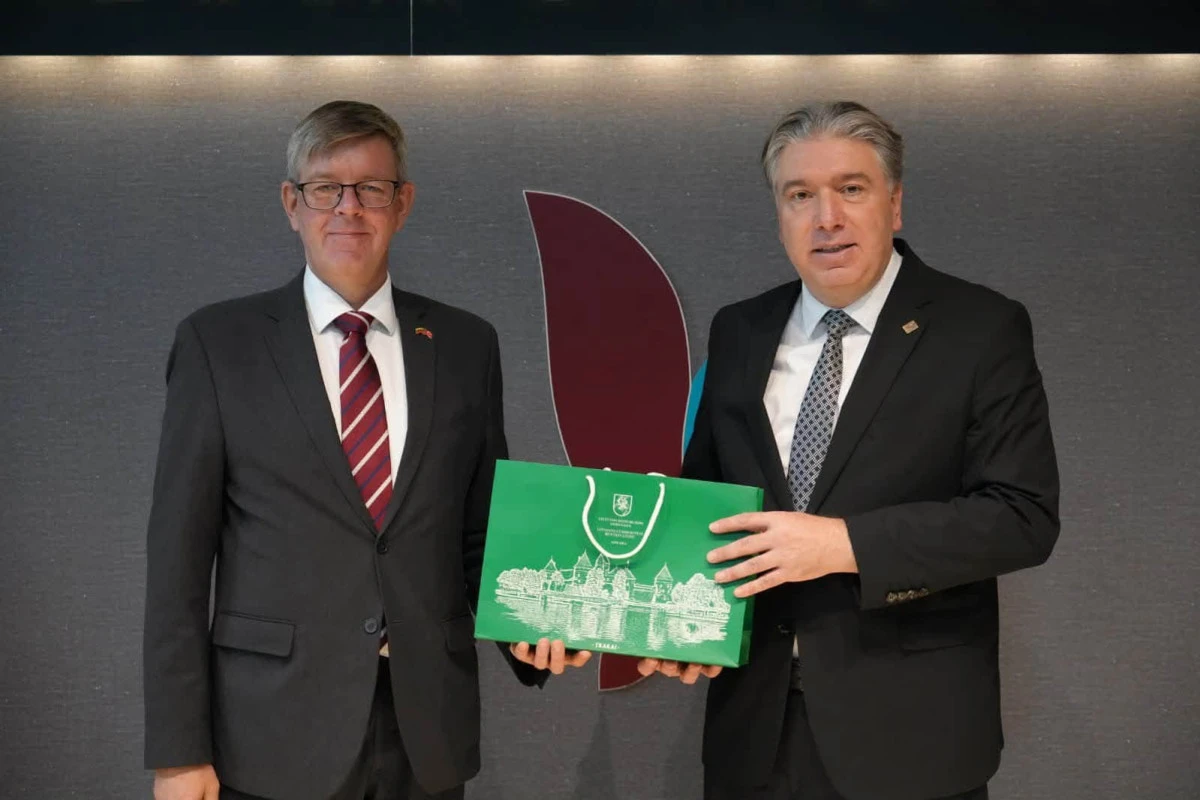 BAH&Ccedil;EKAPILI B&Uuml;Y&Uuml;KEL&Ccedil;İ MARIUS JANUKONIS'İ AĞIRLADI