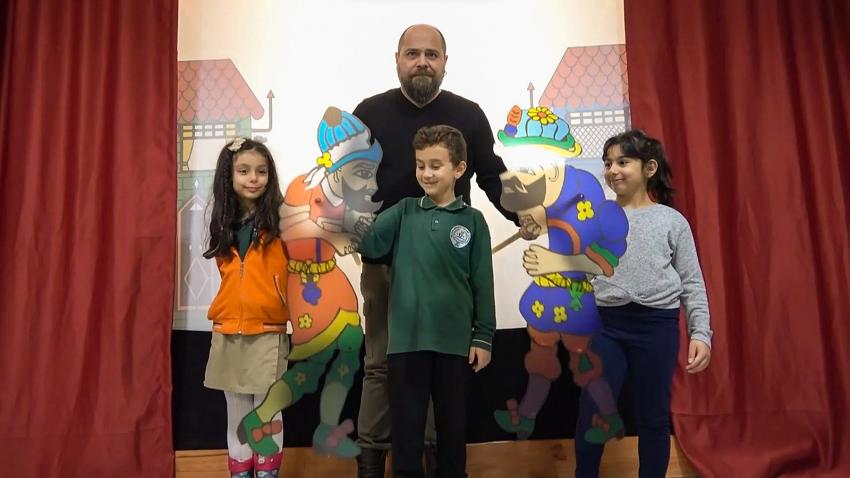 DEV G&Ouml;LGE KARAG&Ouml;Z İLE HACİVAT &Ccedil;OCUKLARLA BULUŞUYOR