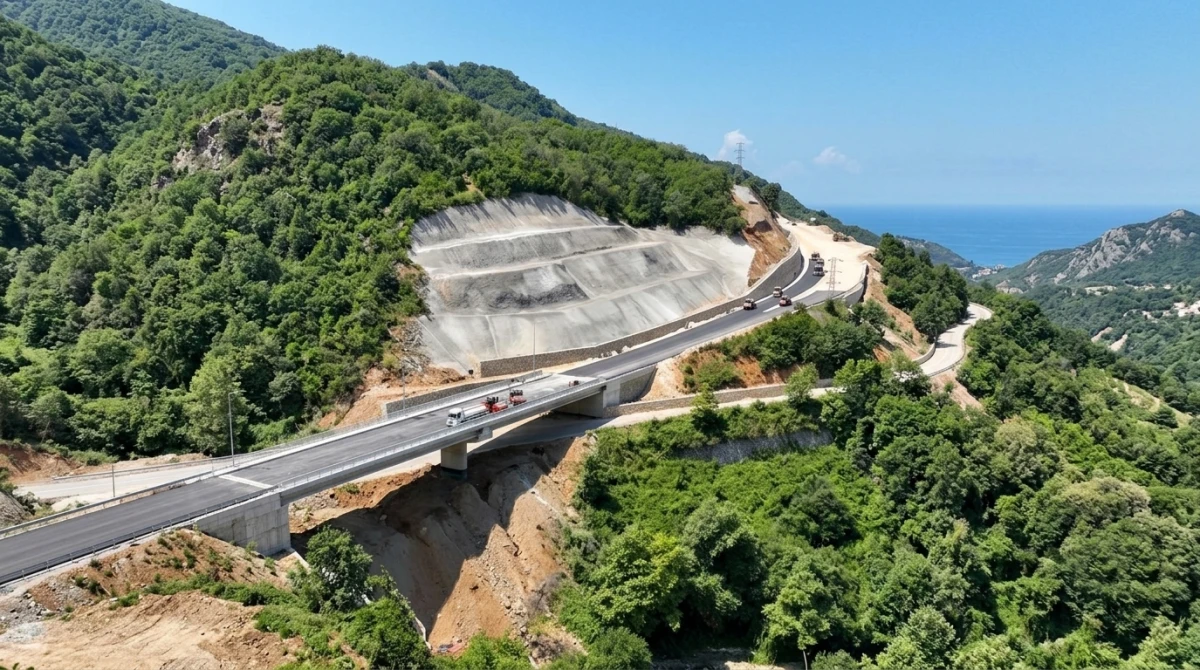 ESENK&Ouml;Y-ARMUTLU YOLU T&Ouml;RENLE HİZMETE GİRECEK