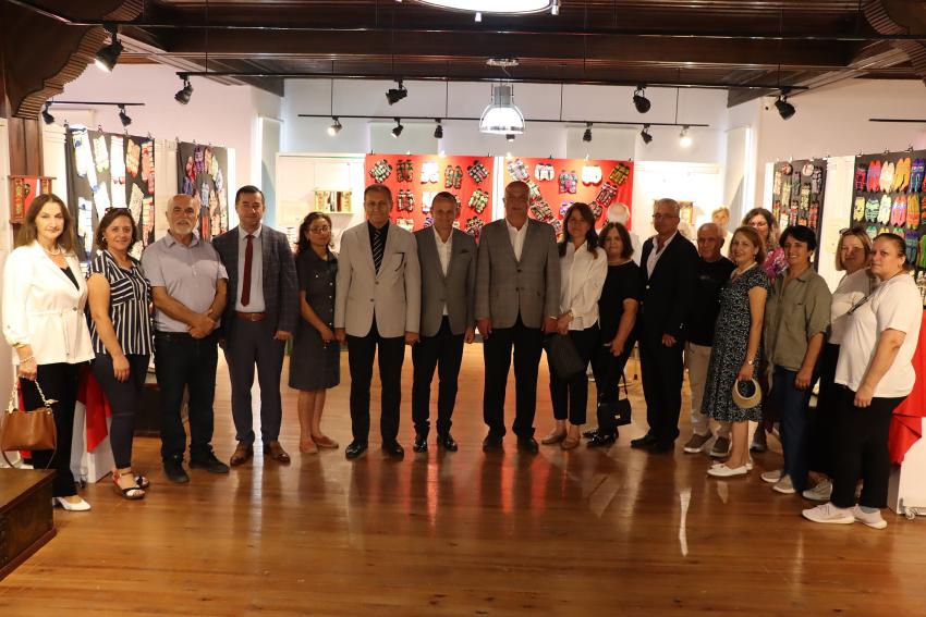 GELENEKSEL EL &Ouml;RG&Uuml;S&Uuml; PATİKLER KENT M&Uuml;ZESİ&rsquo;NDE SERGİLENİYOR
