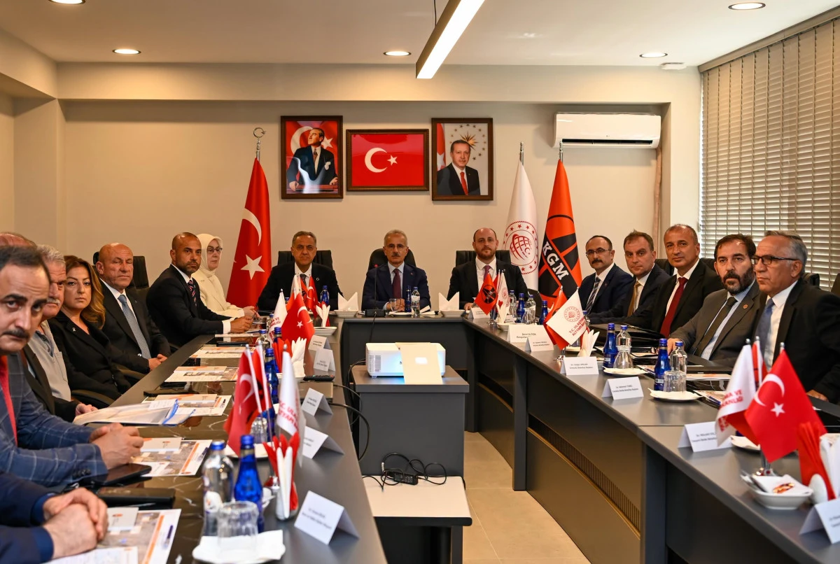 "G&Uuml;NEY &Ccedil;EVRE YOLU İLE ULAŞIM S&Uuml;RESİ 19 DAKİKADAN 3 DAKİKAYA D&Uuml;ŞECEK"