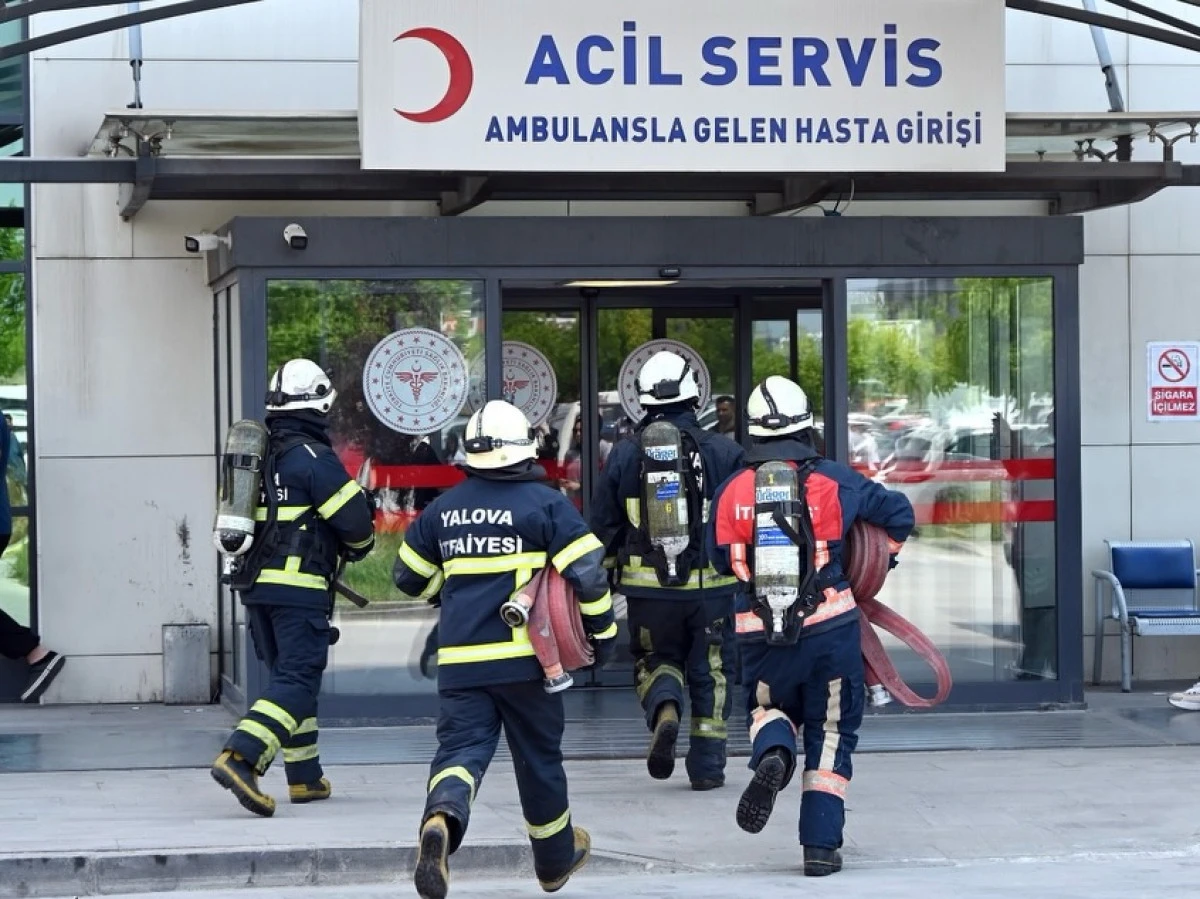 HASTANEDE GER&Ccedil;EĞİ ARATMAYAN YANGIN TATBİKATI