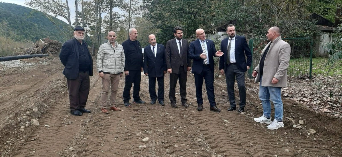 MHP HEYETİNDEN AFET B&Ouml;LGESİNE ZİYARET