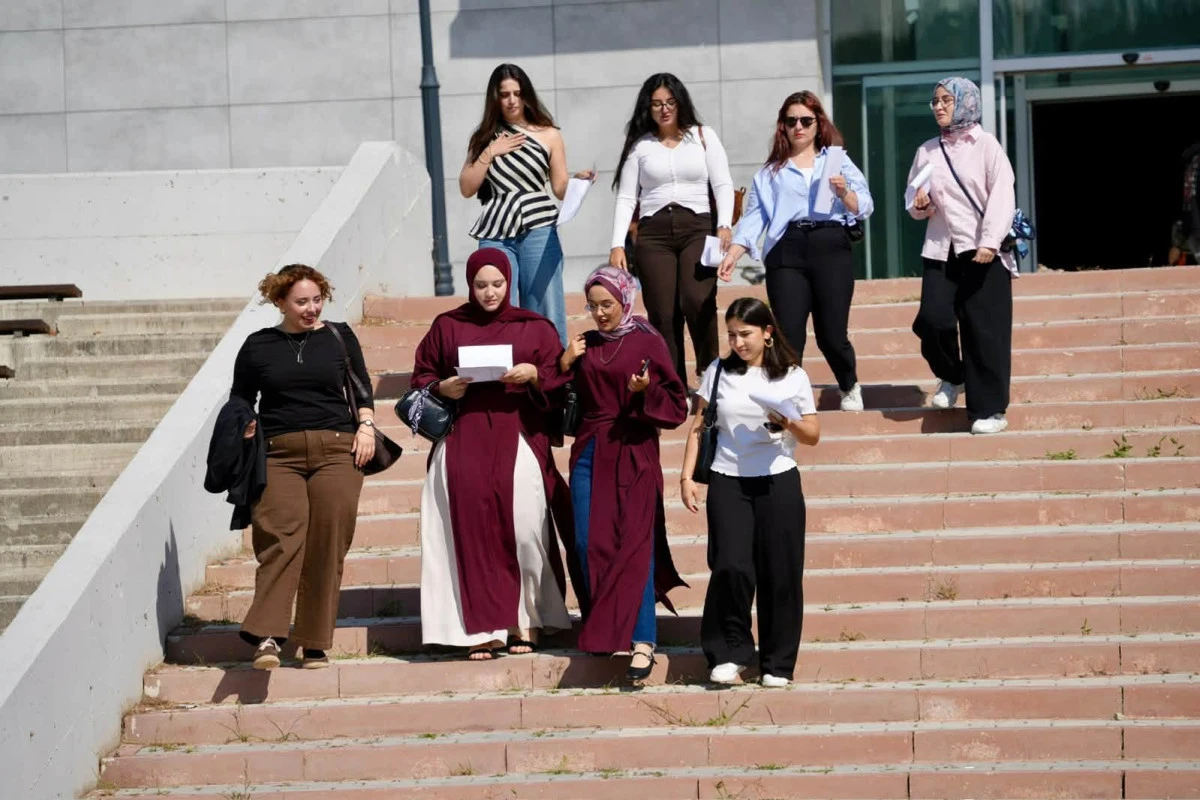 &Ouml;ĞRENCİLER GELDİ KAMP&Uuml;S ŞENLENDİ