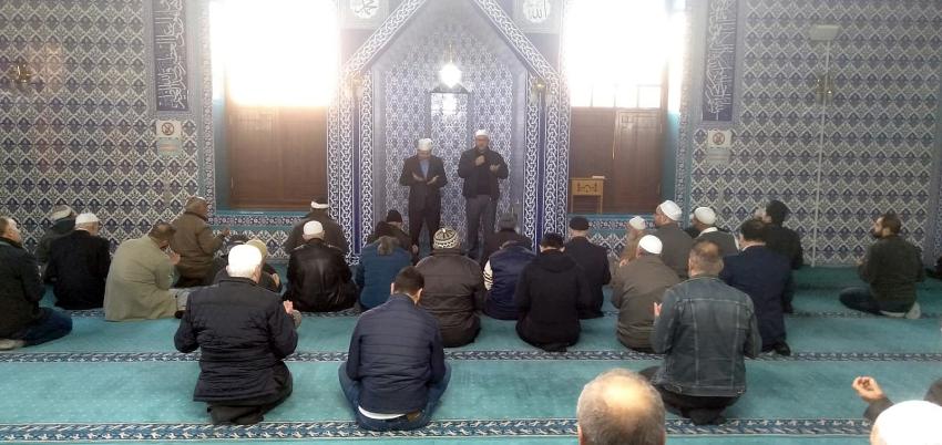 SABAH NAMAZI BULUŞMALARI S&Uuml;R&Uuml;YOR