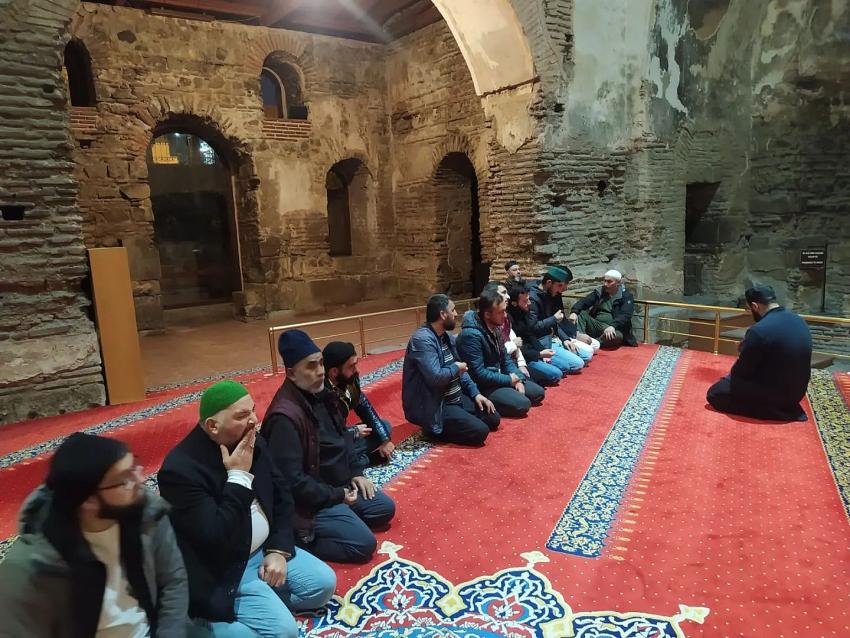 SABAH NAMAZINI AYASOFYA CAMİSİ&rsquo;NDE KILDILAR