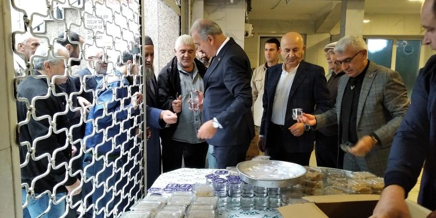 TOPALOĞLU, KANDEMİR VE KAYA HELVA DAĞITTI