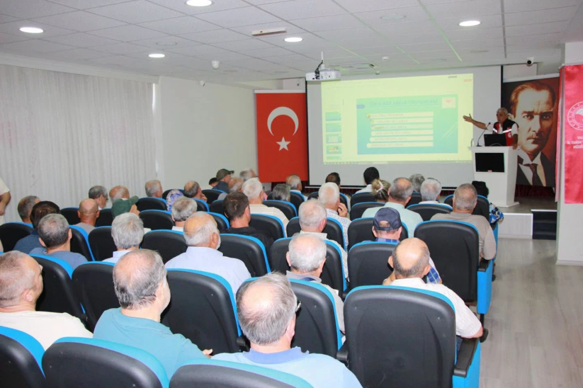 &Uuml;RETİCİLER DİJİTAL TARIMA UYUM SAĞLIYOR