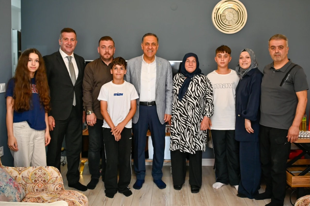VALI USTA'DAN SEHIT AILELERINE BAYRAM ZIYARETI