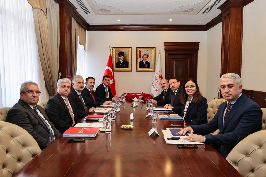 VALİ KAYA D&Uuml;ZENSİZ G&Ouml;&Ccedil;LE M&Uuml;CADELE KOORDİNASYON TOPLANTISI&rsquo;NA KATILDI