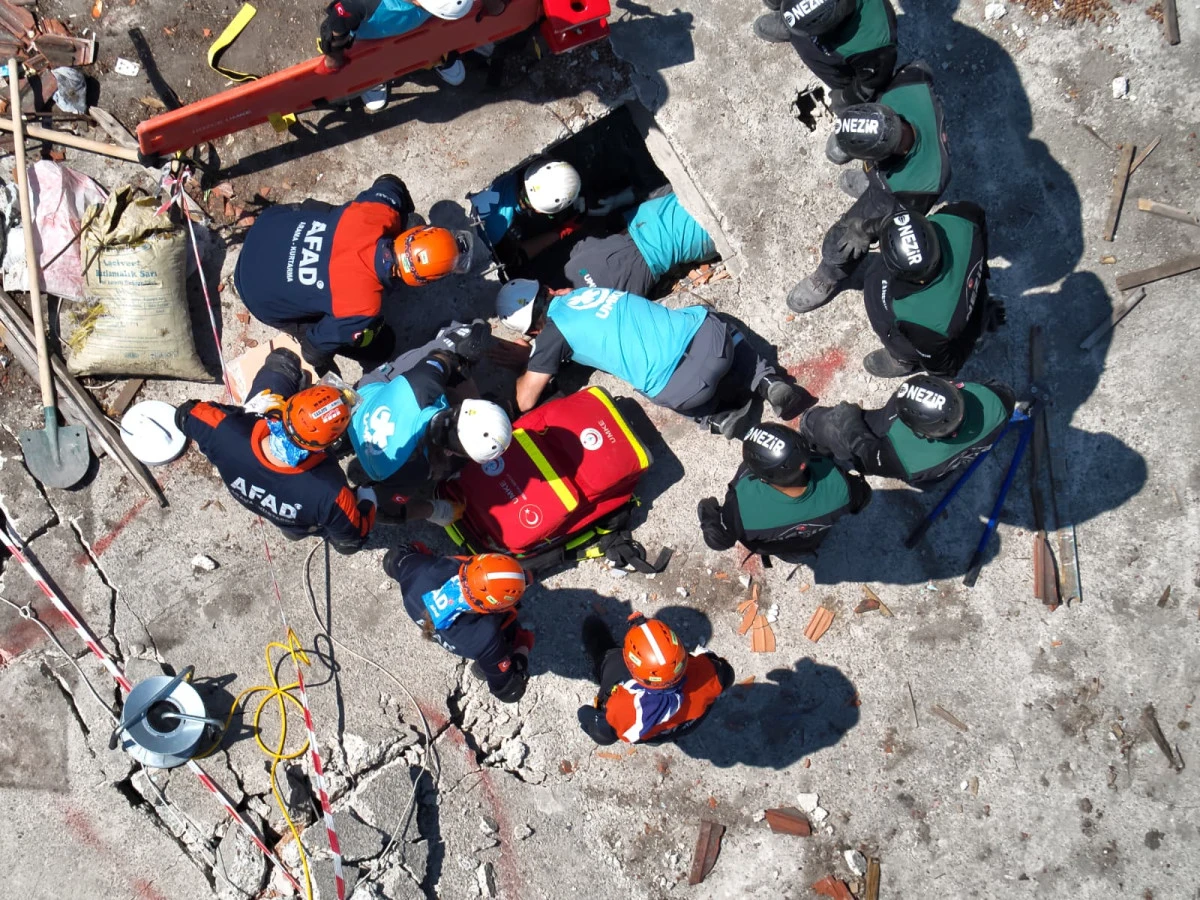 YALOVA AFAD B&Ouml;LGESEL DEPREM TATBİKATINA KATILDI