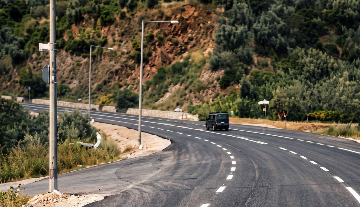 YALOVA-BURSA YOLUNDA &Ccedil;ALIŞMA S&Uuml;R&Uuml;YOR