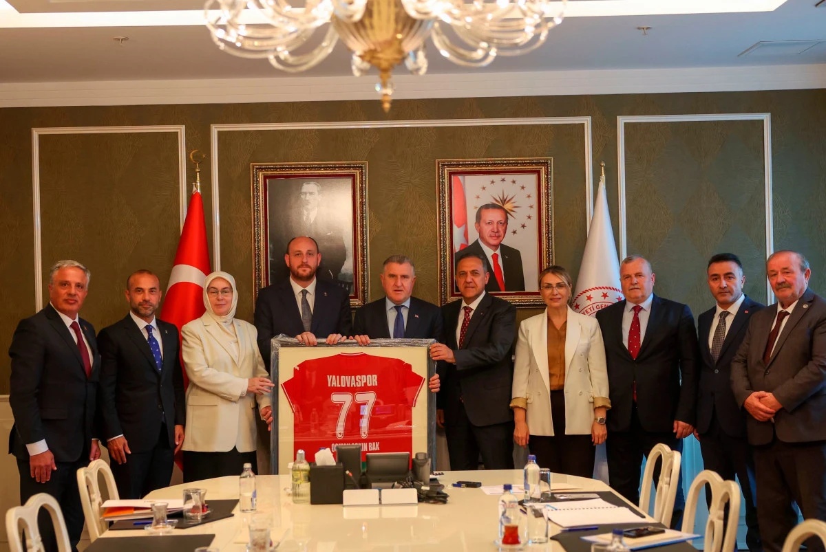 YALOVA HEYETİNDEN BAKANLIĞA SPOR YATIRIMLARI &Ccedil;IKARTMASI