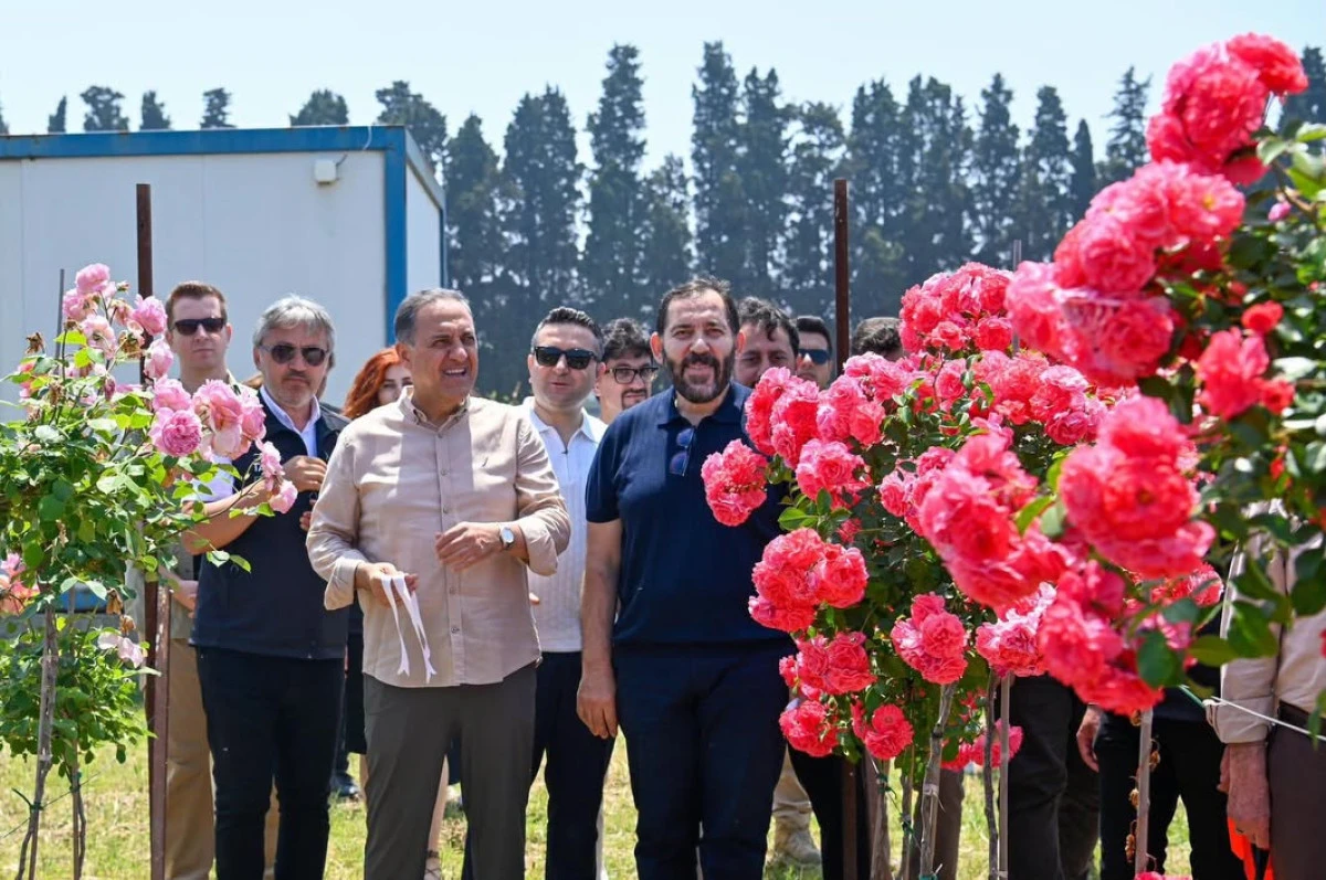 YALOVA&rsquo;DA MİLLİ G&Uuml;L KOLESKİYONU TANITILDI