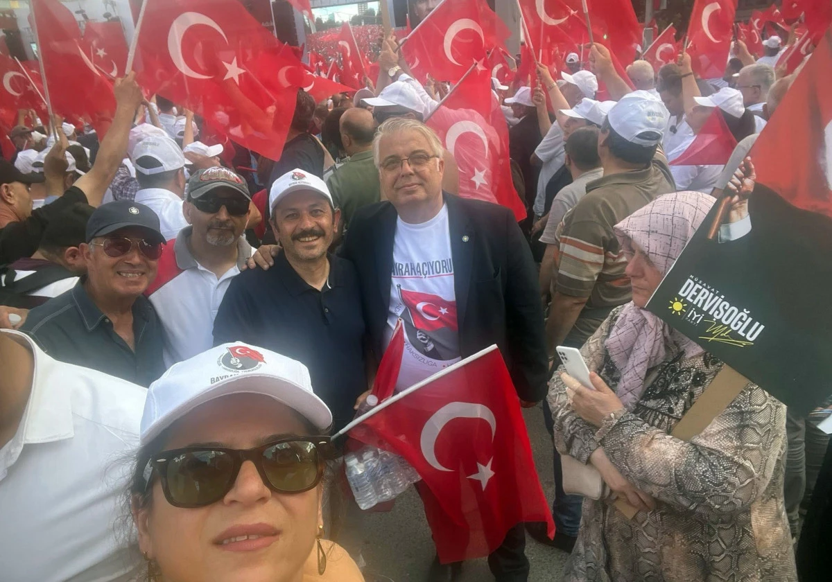 YALOVA&rsquo;DAN BAYRAK MİTİNGİNE YOĞUN DESTEK