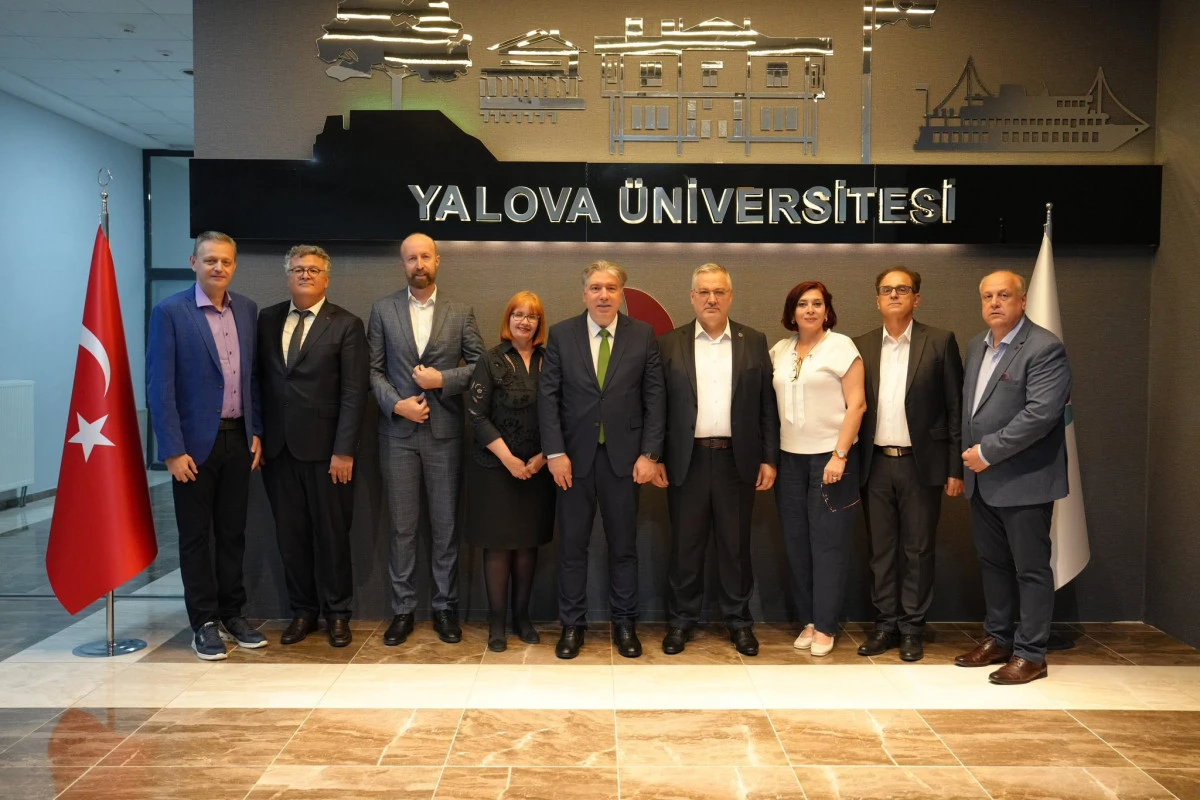 YA&Uuml; VE BOSNA &Uuml;NİVERSİTESİ ARASINDA İŞBİRLİĞİ