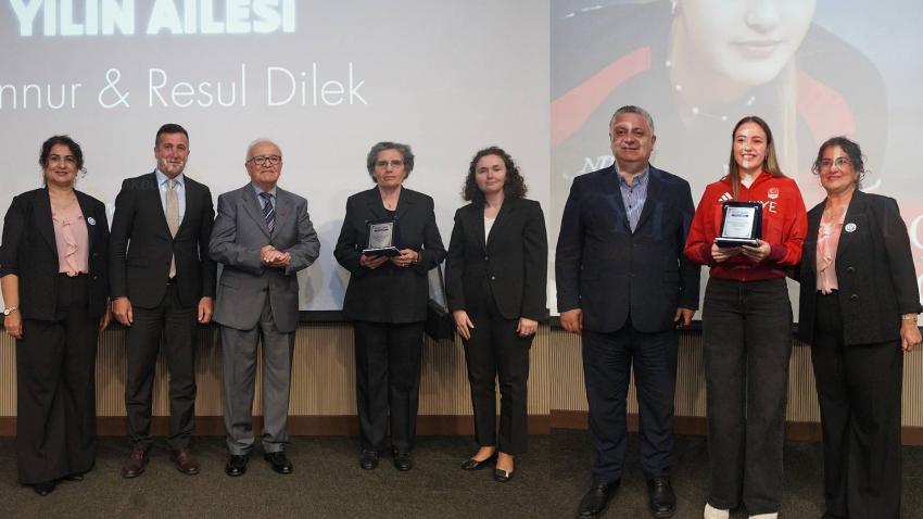 YILIN AİLESİ VE GEN&Ccedil;LERİ &Ouml;D&Uuml;LLERİNİ ALDI