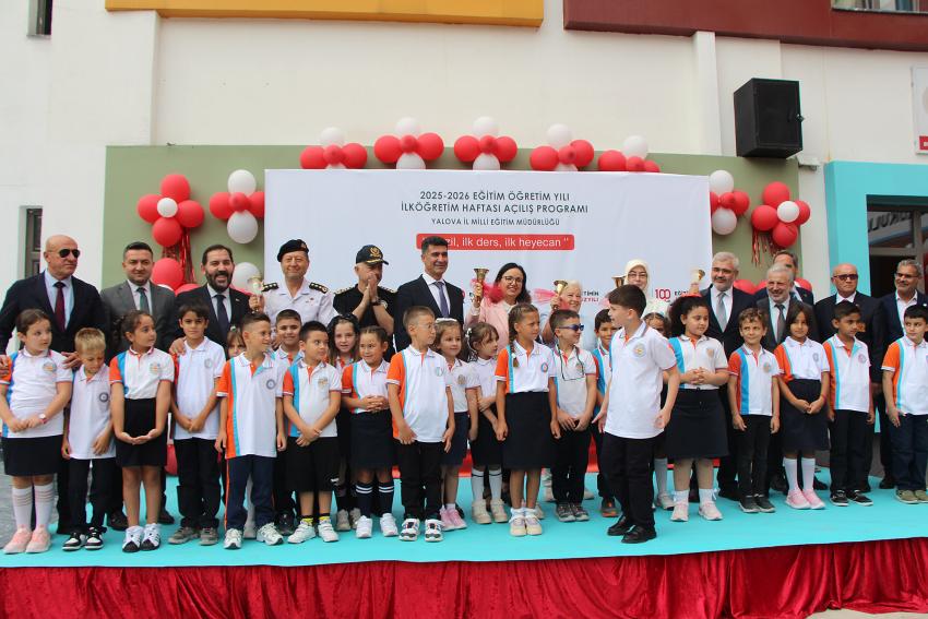 İLK DERS ZİLİNİ PROTOKOL MENSUPLARI ÇALDI