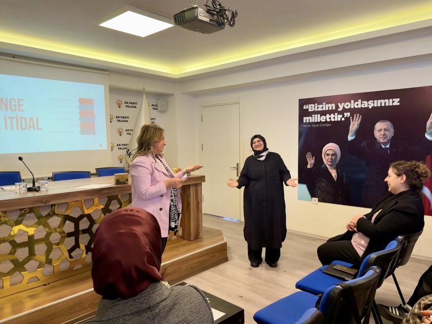 “AİLE TOPLUMUN TAŞIYICI KOLONUDUR”