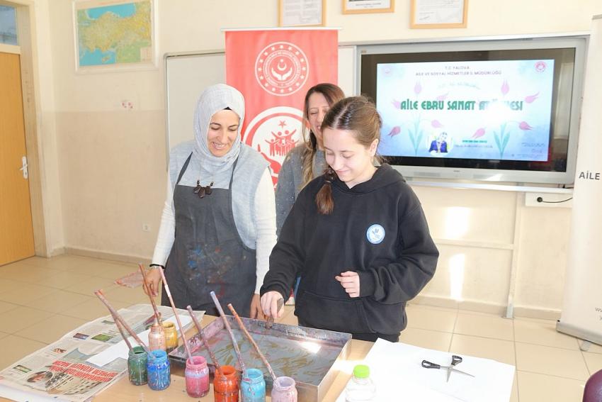 AİLELER EBRU ATÖLYESİNDE BULUŞTULAR