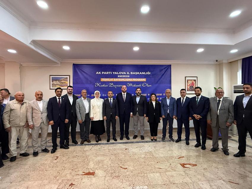 AK PARTİ TEŞKİLATI BAYRAMLAŞTI