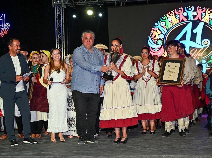 ALTIN KARANFİL BULGARİSTAN’A GİTTİ