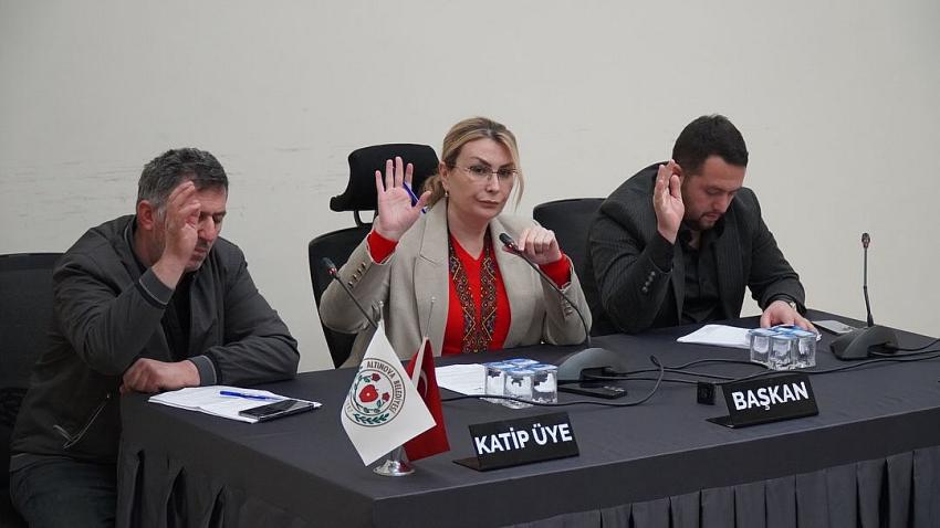 ALTINOVA BELEDİYE MECLİSİ TOPLANDI