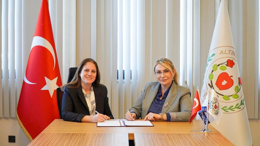 ALTINOVA’DA “ADLİ YARDIM PROJESİ” PROTOKOLÜ İMZALANDI