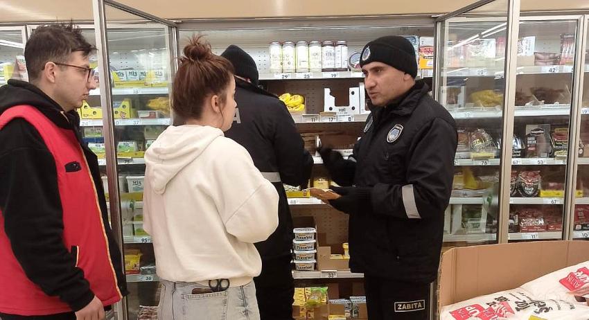 ALTINOVA’DA MARKET GÖZETİM ALTINDA
