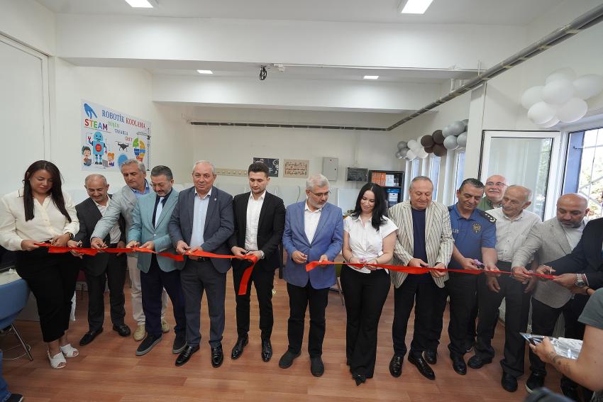 ALTINOVA’DA ROBOTİK KODLAMA SINIFI AÇILDI