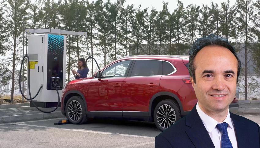 “ALTINOVA’YA ELEKTRİKLİ ARAÇ ŞARJ İSTASYONU KURULACAK”