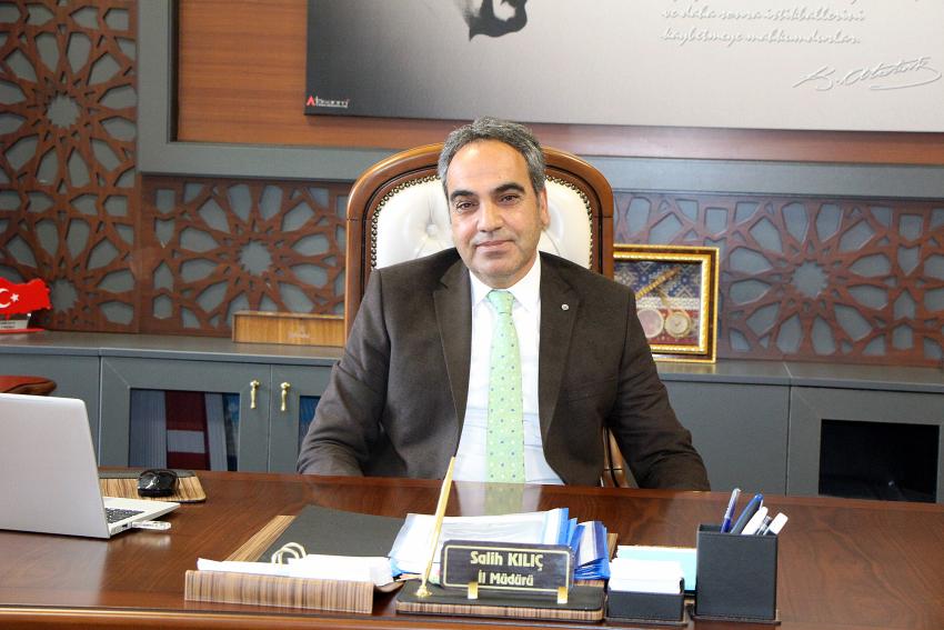 “ANTRENMAN SALONU FAKİRİ BİR İLİZ”