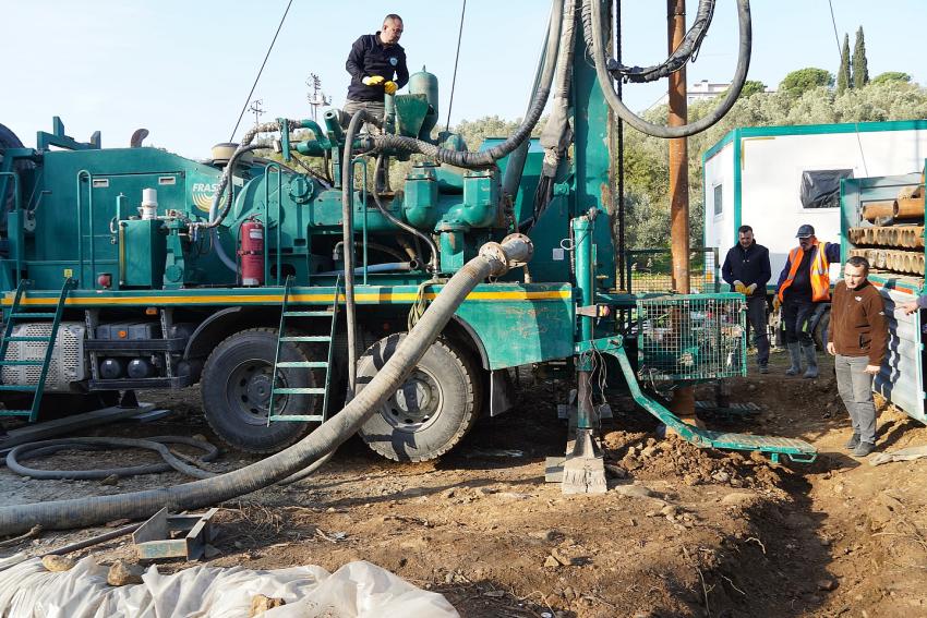 ARMUTLU’DA YENİ SU KAYNAKLARI İÇİN SONDAJ BAŞLADI