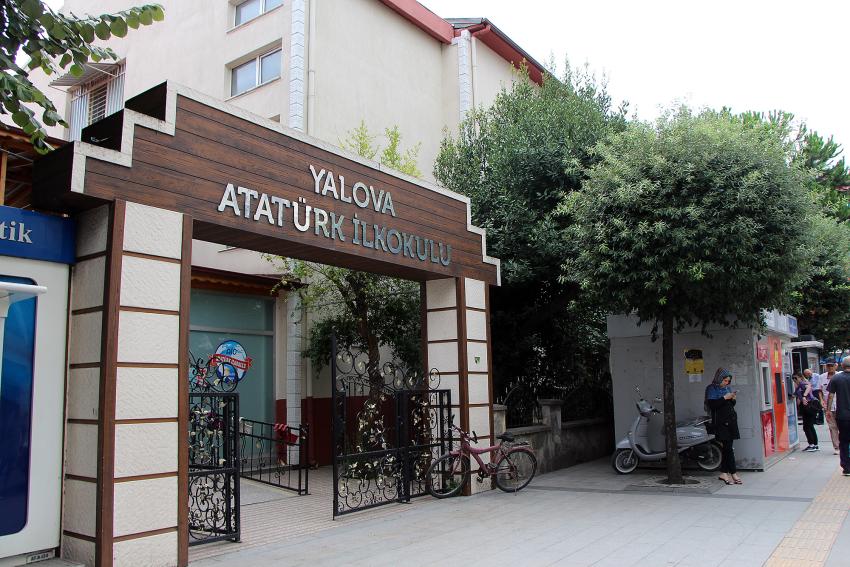 ATATÜRK OKULU’NDA BELİRSİZLİK SÜRÜYOR