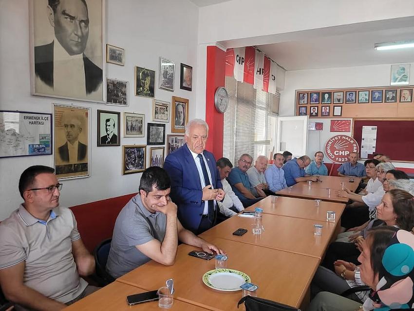 BECAN ERMENEK’TE ESNAFLARI VE PARTİLİLERİ DİNLEDİ