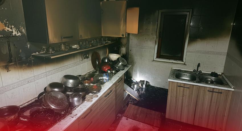 ÇINARCIK’TA DAİRE YANGINI PANİĞE NEDEN OLDU