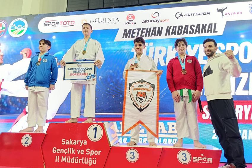 ÇİFTLİKKÖY KARATECİLERİ YILDIZLAR LİGİ’NE DAMGA VURDU