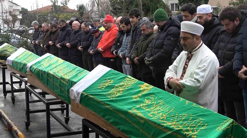 DEPREMDE HAYATINI KAYBEDEN AİLE YALOVA’DA TOPRAĞA VERİLDİ