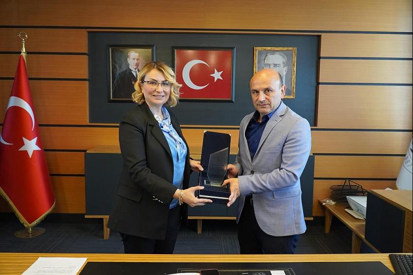 ESKİ BAŞKAN ORAL, FAZLACA'YA TEPKİ GÖSTERDİ