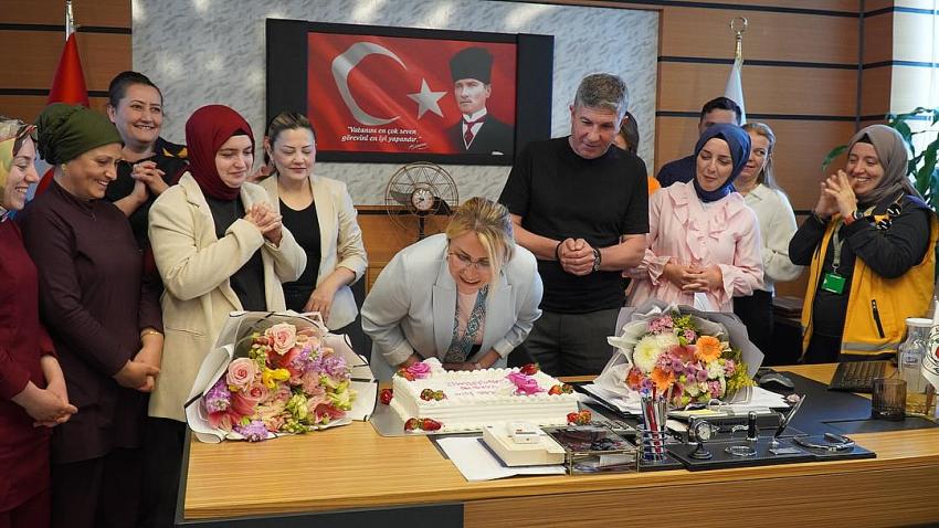 FAZLACA’YA SÜRPRİZ YAŞ GÜNÜ KUTLAMASI