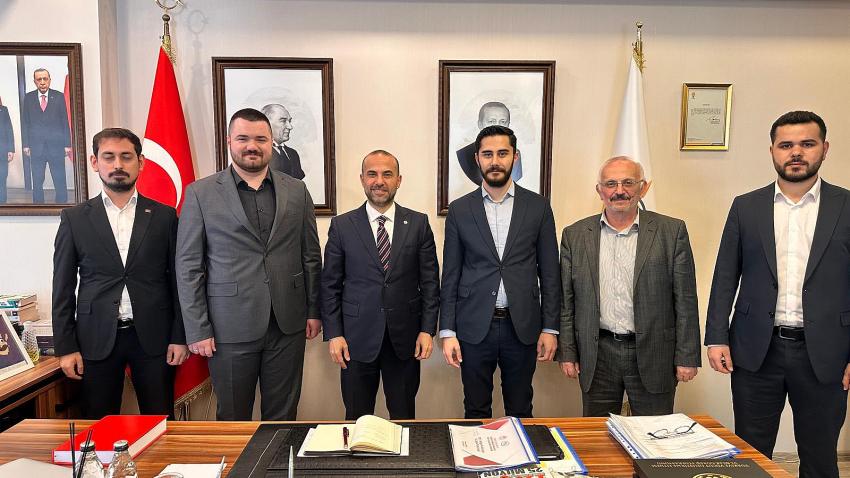 “GENÇLERİMİZLE OMUZ OMUZA YÜRÜMEYE DEVAM EDECEĞİZ”