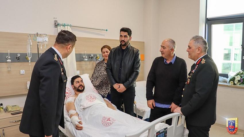JANDARMA GENEL KOMUTANI YARALI POLİSLERİ ZİYARET ETTİ