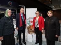 CUMHURBAŞKANI ERDOĞAN ALTINOVA STANDINI ZİYARET ETTİ