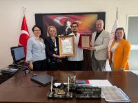 KIZILAY’DAN HASTANEYE MADALYA