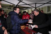 KIZILAY’DAN ÖĞRENCİLERE SUCUK-EKMEK İKRAMI